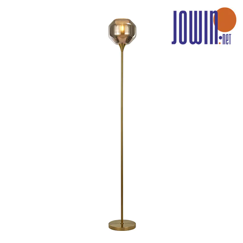 Lampadaire en cuivre pour chambre à coucher